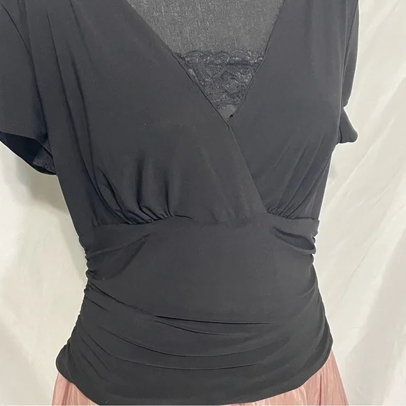 J.R.Nites by Carolin black-top dress with a pink A-line skirt. Size 16. Roses - Picture 2 of 16